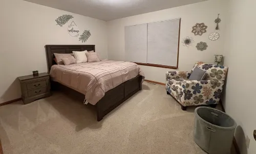 Live & Love Life on the Lake at Sunset Peak!