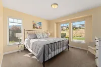 Bright Water Sunrise Home at Wapato Point Resort 5-bed Close to Sandy Beach/Pool