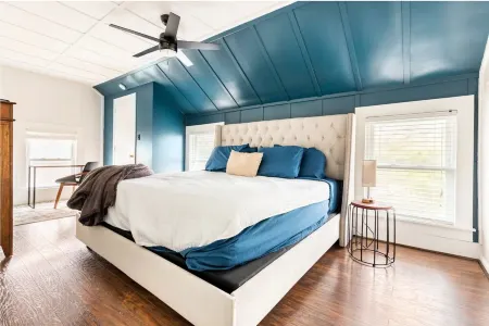 Lakefront Family Getaway