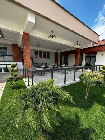 Hotel Yvy Отели рядом с достопримечательностью «D M»