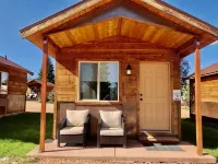 Mountain Ridge Cabins & Lodging Between Bryce and Zion National Park