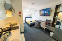 Spacious Comfortable Studio Near the University - Condos