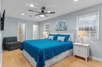 Awesome Pool, Hot Tub & Amazing Arcade! No cleaning fee! 4 BD Paradise Hotels near Airlie Gardens