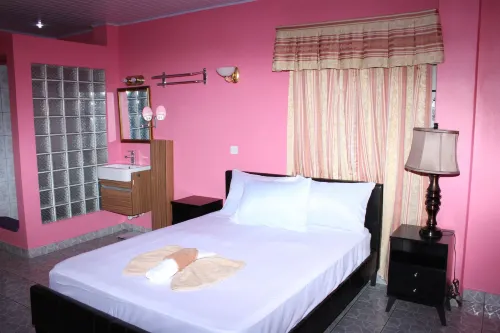 Quality Inn Suites, Guyana - parking