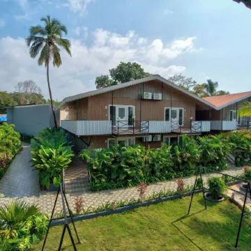 Raya Resorts