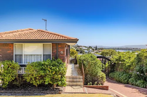 씨뷰 하이츠, B&B 컬렉션 마운트 클래런스 호텔