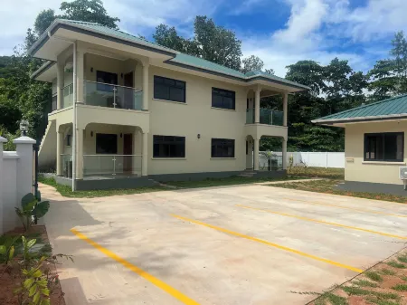 Chez Rona Отели в г. Праслин-Айленд