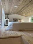 Charming 2-bedroom farmhouse style tiny home in  Rainier with Hot tub Hotels near Jesus Name Pentecostal Church