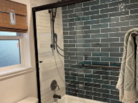 Newer Cozy Cottage w/ Saltwater Spa! Hoteles en Weed