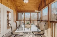Cozy Pines Cabin - Quiet Relaxation!