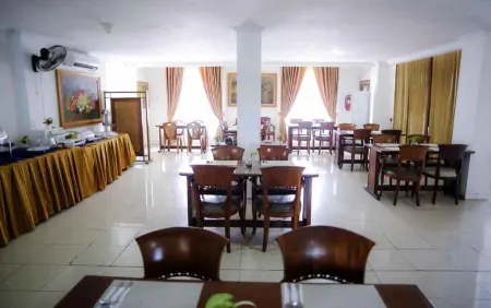 Bukit Serelo Hotel Lahat Отели в г. Лахат