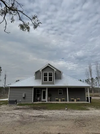 Country Living, Minutes from Town.