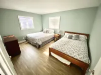 Newly remodeled LAKE HOUSE with HOT TUB, Game Room, Large DECK on PAW PAW LAKE