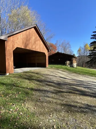 SPRING IN THE GREEN MOUNTAINS/PET FRIENDLY-WOOF