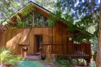 Chalet at Rainier Lodge - 0.4 Miles to Mt Rainer National Park 리틀 팁수 레이크 주변 호텔