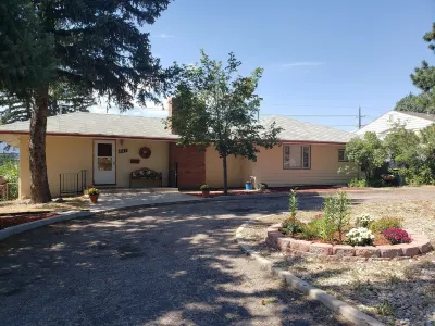 Our Villa, in the center of Colorado Springs with great views of Pikes Peak. Hotels near Audubon Shopping Center