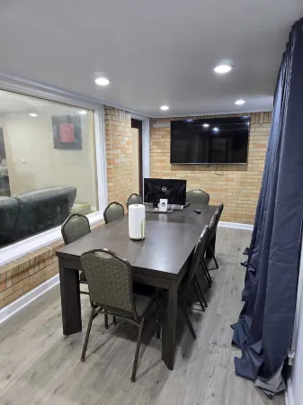 Charming Family-Friendly Retreat Отели в г. Андерсон