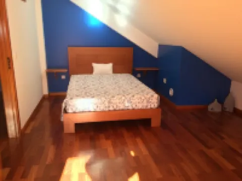 Yellow Attic S. Vincent