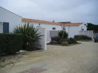 Villa La Loubine in the village of Chefmalière Hotels near Oléron