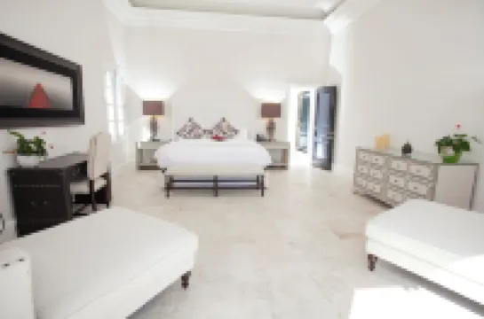 Luxurious Ocean and Golf View Villa staffed with Private Chef, Butler and Maid! โรงแรมใน