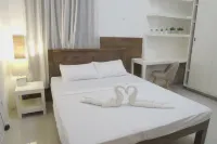 Rue DeuxVilles Villa Hotels in Loon