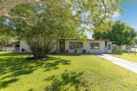 3 Bdrms 2 Bath Home Close to the Melbourne Airport!