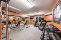 King Bed 1 bedroom apt AC, Gym cls to DT Canmore UG Parking incl. sleep 4