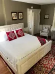 Ligonier Cozy and Comfortable In-town Location Hotels near Fat Daddy's Place