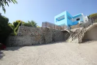 4 bed villa private pool sleeps 10. Great sea mountain views, walk to taverna.