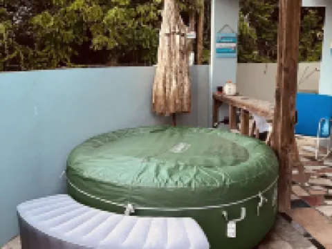 4 min walk to corcega beach or just relax in the jacuzzi!! Hotels in Calvache