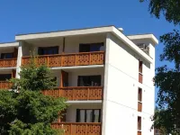 Spacious renovated apartment - 75m², at the foot of the slopes, ideal for families (baby equipment Hotels in Vénosc