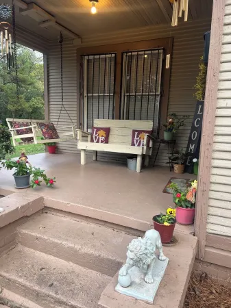 The Lyons Den - Great work place with high speed internet near downtown.