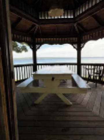 Cozy Loft Cottage on Hubbard Lake