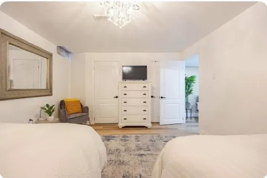 STUNNING & SPACIOUS 1 BEDROOM OASIS