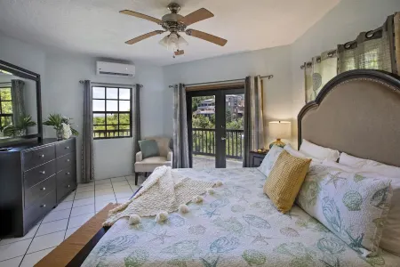 Calm, Peaceful and Relaxing.  Work Remotely with fast WiFi . Stand-by Generator. Отели в г. Запад Энд