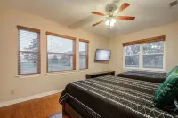 Chick & Modern Getaway Ranch - Lake Livingston View!