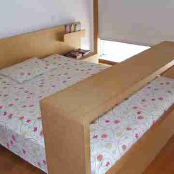 Modern-light-quiet and comfortable apartment T1 with private garage Rooms