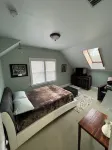 Beachside Bliss: Modern Comfort Steps from Scenic Trails, Sleeps 10!