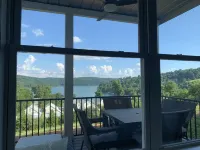 Brand new condo with gorgeous lake views