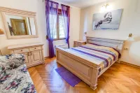 Beach front Holiday Home Villa Radanovic with Pool and Kotor Bay Sea View - Pools