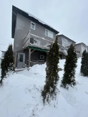 The Governor's Suite - An executive oasis featuring a hot tub, fire pit and BBQ!