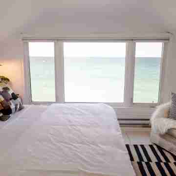 Stunning House on the Water's Edge Rooms