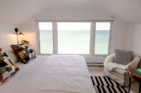 Stunning House on the Water's Edge