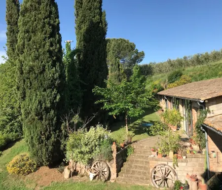 Romantic apartment with a view over the Tiber Valley