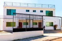 Right Unit: La Casa Blanca de Grecia Hotels in Grecia