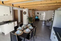 Le Cocon des Bois Hotels in Martigues