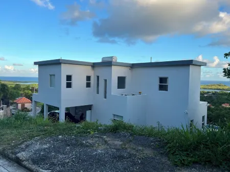 The Luxury Escape - Peaceful & Charming 3-bedroom villa w/ sea view