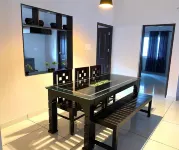 Urbane Cove 1: Furnished AC Apt