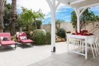 Villa dei Colori - red villa Hoteles en Isla Favignana