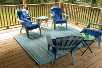 Quiet country living in a newly remodeled mobile home on 1.5 acres - 7 mi to MSU
